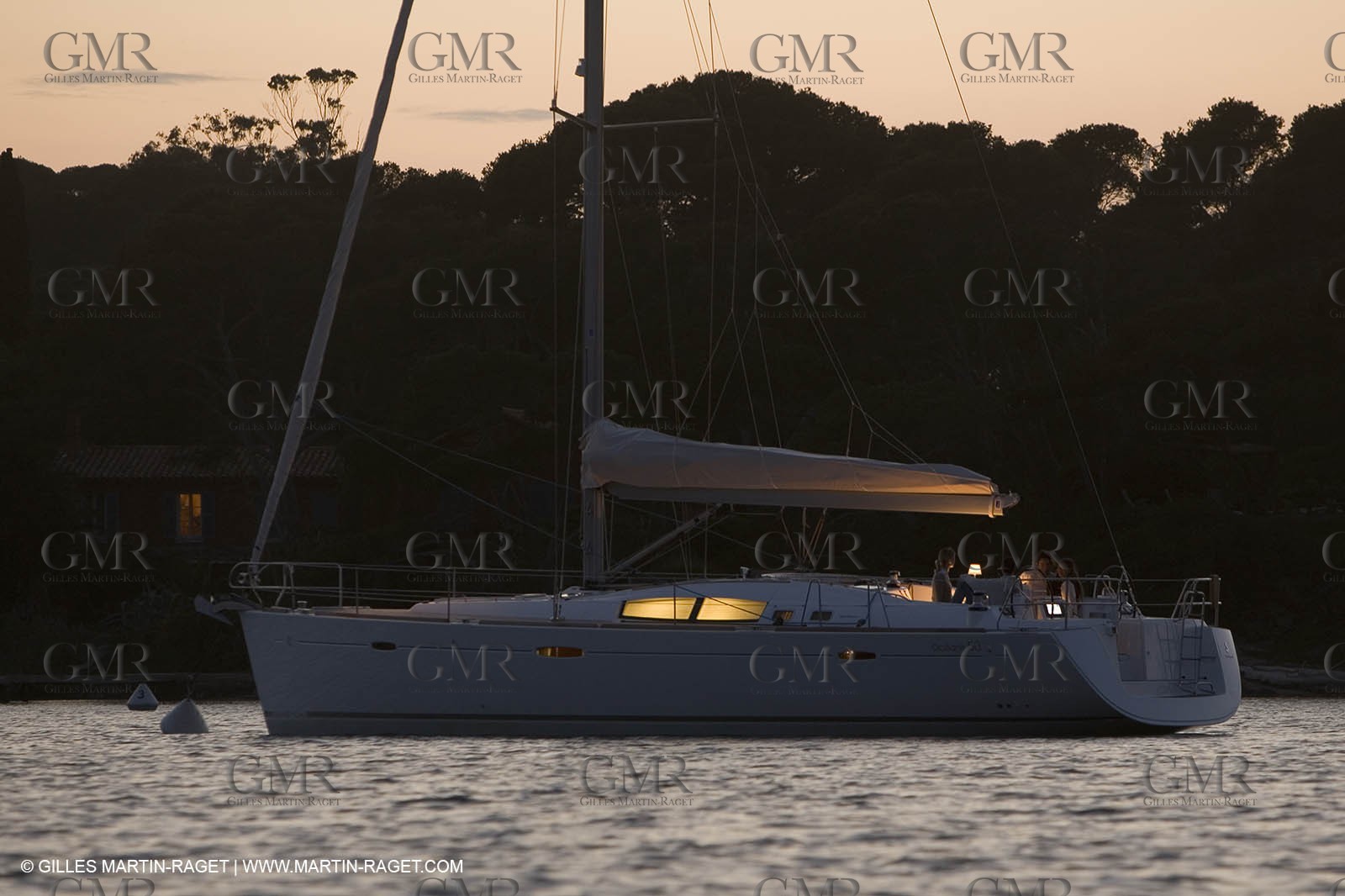 Cruising monohull mooring