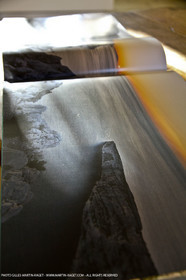 09 11 2010 - Marseille (FRA,13) - Photos du livre Calanques, si proches, si lointaines, Ed. Cres, Texte Juliette Lembot, Photos Gilles Martin-Raget