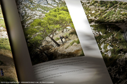 09 11 2010 - Marseille (FRA,13) - Photos odf the book Calanques, Si proches, si lointaines, Ed. Cres, Words by Juliette Lembot, Photos by Gilles Martin-Raget