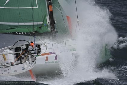 21 06 2007 - Belle Ile en mer (South Britanny, France) - Monocoques IMOCA - Delta Dore (Jeremie Beyou) à l'entraînement