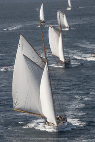 28 09 2022? Saint-Tropez,(FRA,83), Les Voiles de Saint-Tropez 2022 Régate N° 2 poup les modernes, navigation libre pour les grandes goélettes