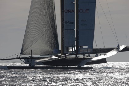 19 01 2010 - Valencia (ESP) - 33rd America's Cup - BMW ORACLE Racing - Boat preparation