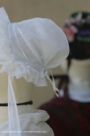 Mai 2004 - La Tour d'Aigues (FRA, 84) Costumes anciens pour l'exposition Femmes du Midi