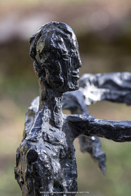 19 02 2020, St Rémy de Provence (FRA,13), Oeuvre de Germaine Richier, Le Sablier III 1953, Bronze patiné foncé, Epreuve d'exposition, 68,5 x 31 x 28 cm, collection particulière