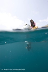 Bateau à Moteur au mouillage