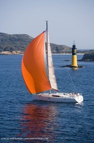 Crusing monohull sailing