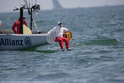 24 04 2007-Valencia (Spain)- 32nd America's Cup - Louis Vuitton Cup - RR1 - Day 9 - BMW ORACLE Racing - Vs Team Victory
