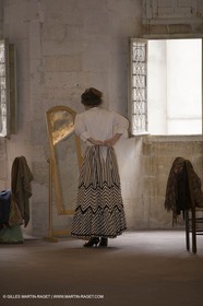 04 03 2007 - Arles - Queen of Arles and her assistants - winter costume trials