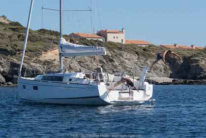 04 07 3017; Les EMbiez (FRA; 83) - Chantier Beneteau; Oceanis 38.1