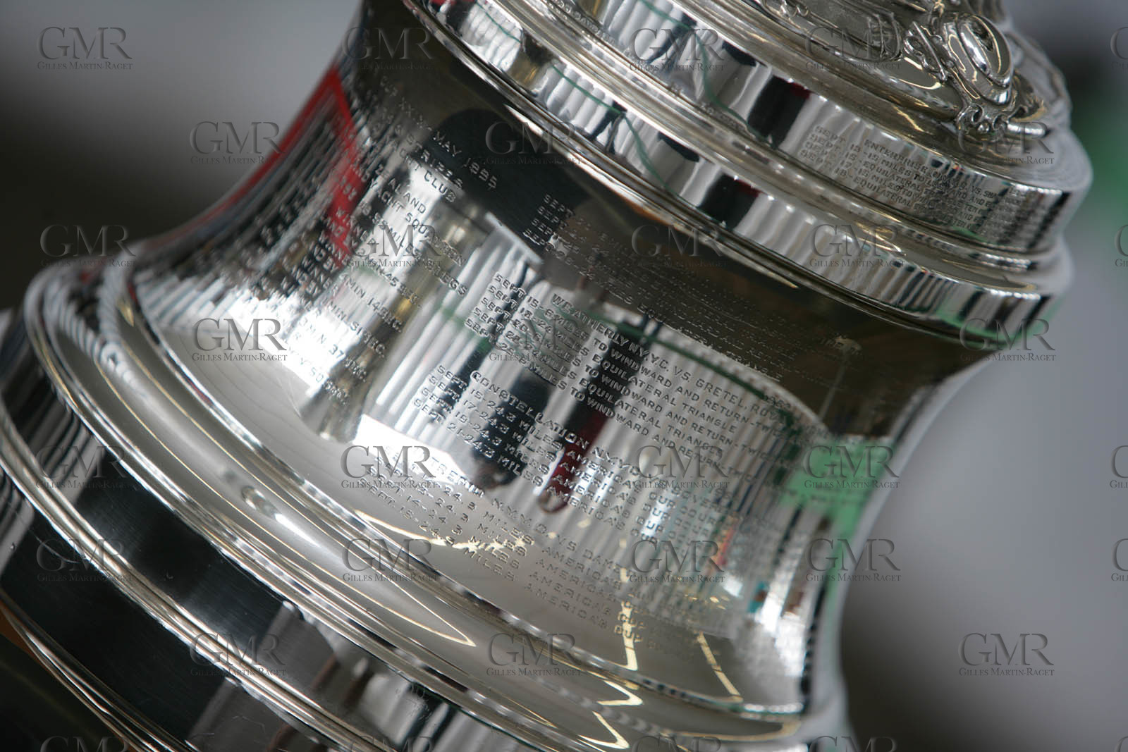 22 04 2007-Valencia (Spain)- 32nd America's Cup - Louis Vuitton Cup - RR1 - Day 7 - Crowd at Ameriac's Cup Park