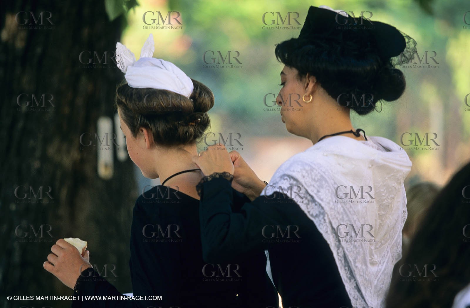 Saint Rémy de Provence (FRA,13) - Careto ramado (charrette fleurie)