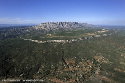 Aix en Provence area - Sainte Victoire Mountain