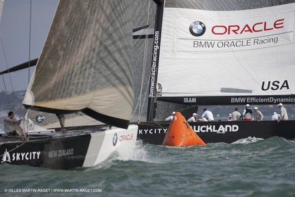 01 02 2009 - Auckland (NZL) -  Louis Vuitton Pacific Series -  Racing Day 4 - Round Robin 2 - BMW ORACLE RAcing Vs Pataugas by K-Challenge