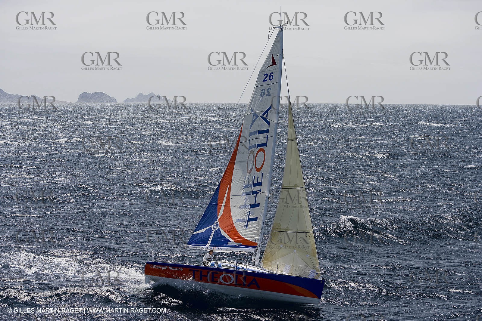 06-26-2007 - FIGARO II - THEOLIA - Skipper : Robert Nagy - Training off Marseille (south France) with strong wind conditions