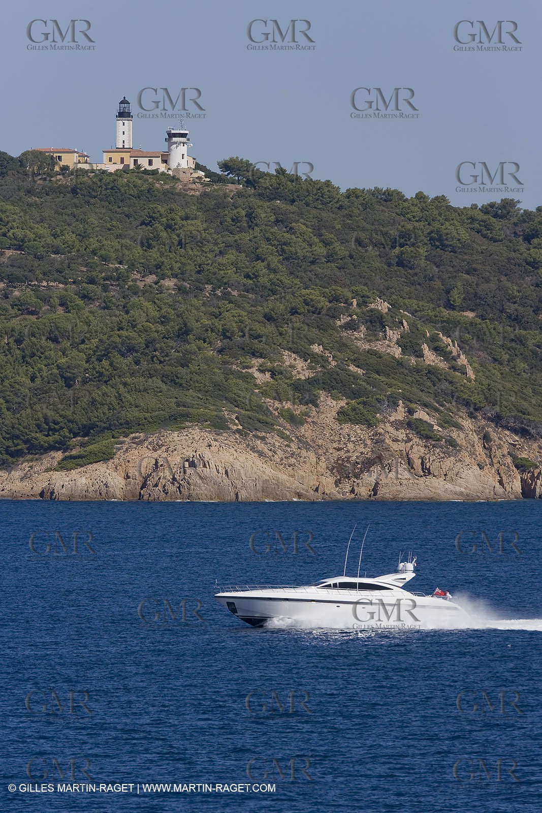 06 09 2007 - Saint Tropez (FRA, 83) - Superyachts - Motoryachts - Mangusta 92 Triple Fun in Saint Tropez - Mooring at Club 55 at Pampelonne Beach