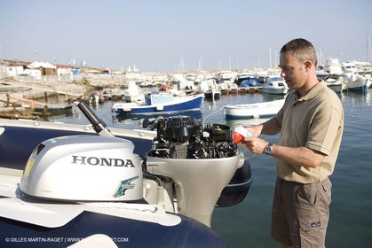 Bateaux à moteur, entretien technique