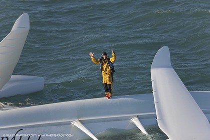 21 12 2008 - Port Saint Louis du Rhône (FRA, 13) - L'Hydroptère peu après son chavirage survenu lors d'une tentative contre le record de vitesse absolu à la voile