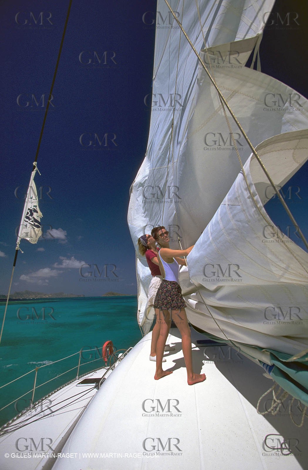 Cruising - People - Crew work