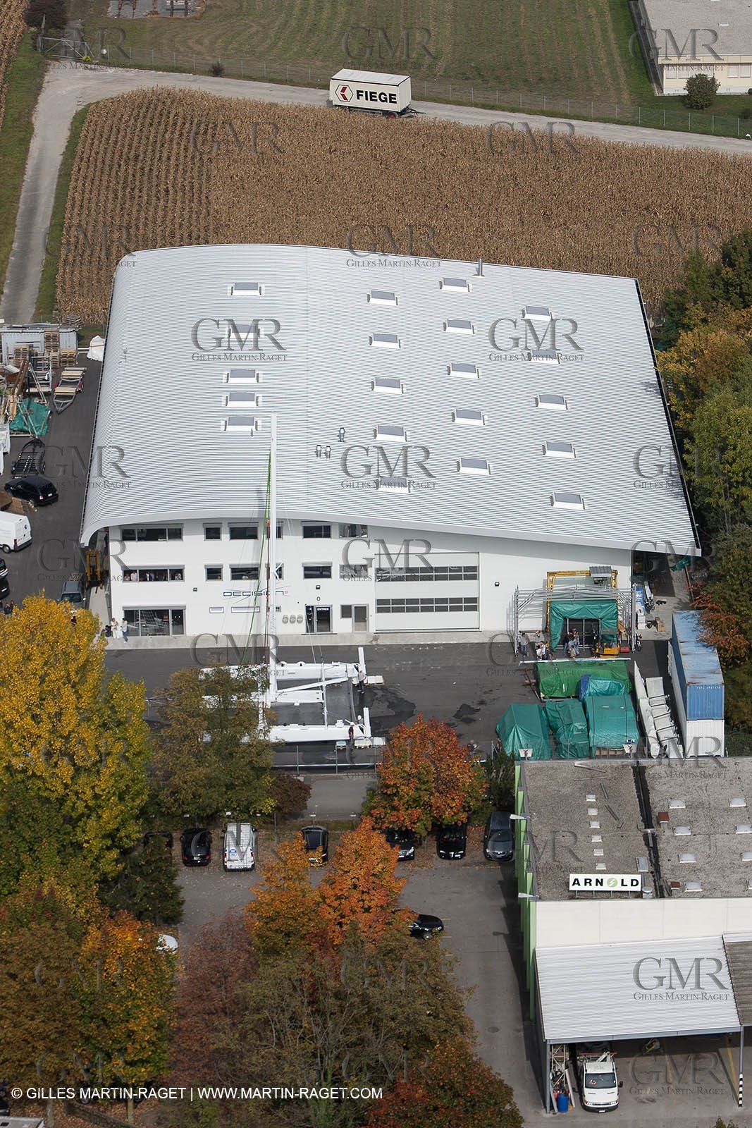 08 10 10 - St Sulpice (SUI) - Hydroptere.ch touches water