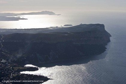 11 03 2009 - Marseille (FRA, 13) - Les Calanques - Cap Canaille (1er plan) - Baie de la Ciotat - Cap Sicié