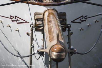 09 04 2013 - La Ciotat (FRA,13) - Chantier Les Charpentiers Réunis Méditerrannée - Mise à l'eau du ketch marconi de 23 m Adria après 9 mois de restauration