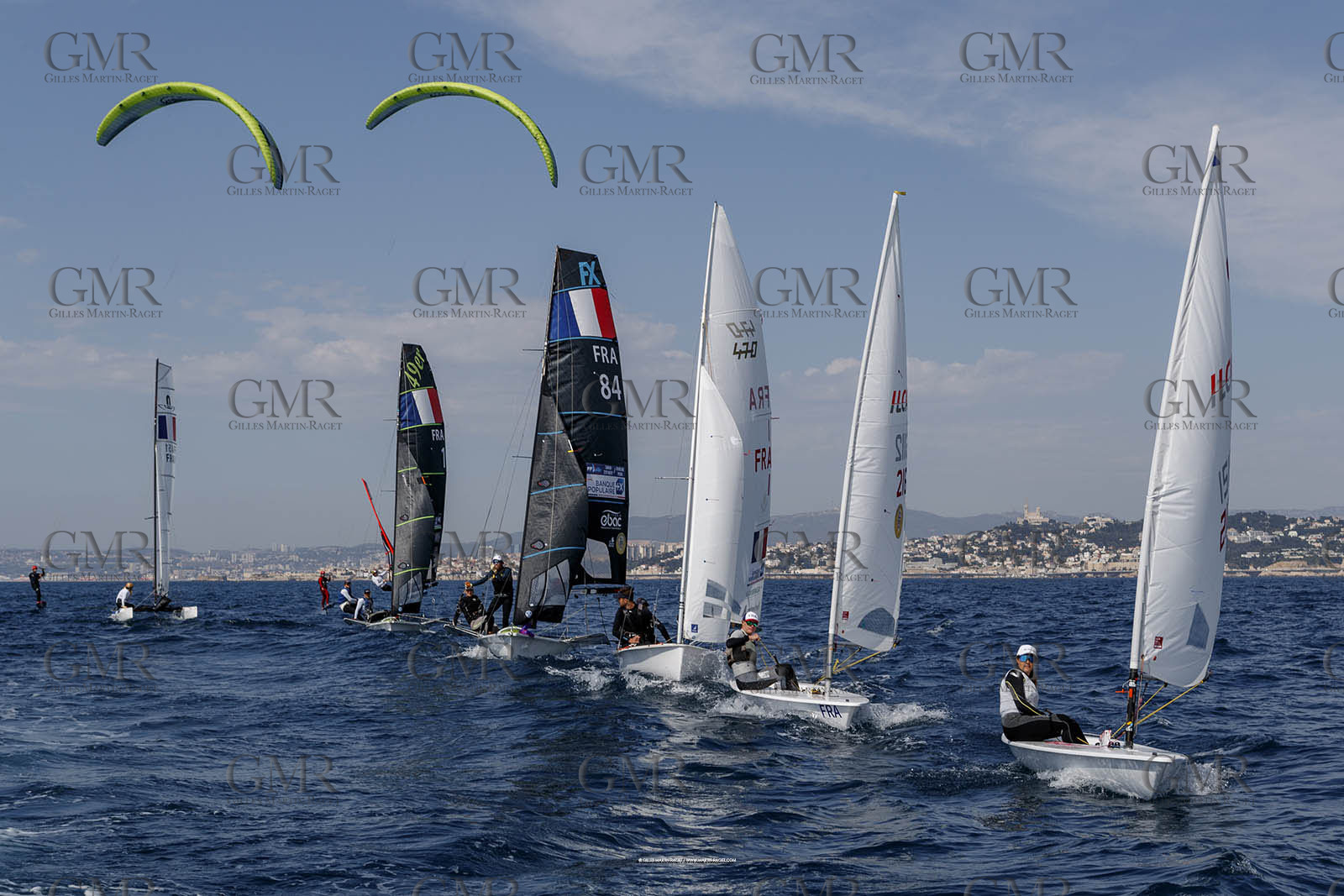 15 04 2024, Marseille (FRA), présentation des sélectionnés olympiques français en voile pour les Jeux Olympiques de Paris 2024.  Alex Mazella (Kite hommes - Formula Kite); Laurianne Nolot (Kite femmes - Formula Kite); Nicolas Goyard (Planche à voile hommes - iQFoil); Hélène Noesmoen (Planche à voile femmes- iQFoil); Camille Lecointre-Jeremie Mion (dériveur double mixte - 470); Louise Cervera (Dériveur femmes - ILCA 6); Jean-Baptiste Bernaz (Dériveur hommes - ILCA 7); Tim Mourniac - Lou Berthomieu (Multicoque mixte - Nacra 17); Clément Péquin - Erwan Fischer (Skiff hommes - 49er); Sarah Steyaert-Charline Picon (Skiff femmes - 49er FX).
