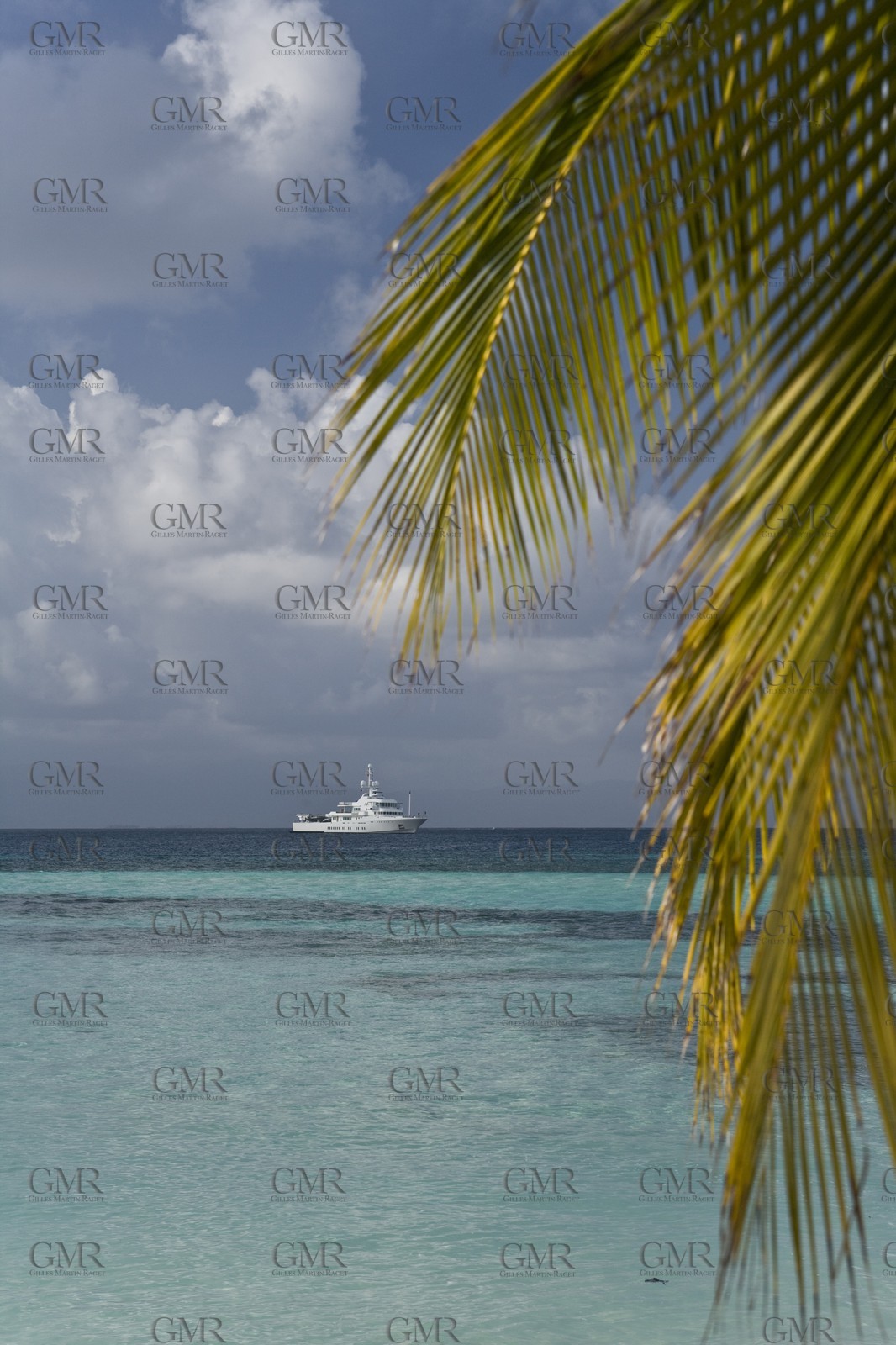01 02 2008 - San Blas Archipelago (Panama) - Motor Yacht Senses