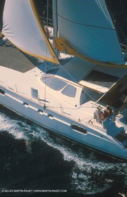 Multicoque sous voile