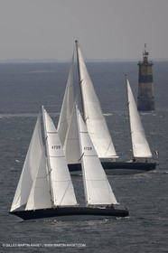 19 05 2010- Sein - (FRA,56)  -  Pen Duick III et Pen Duick VI dans le raz de Sein