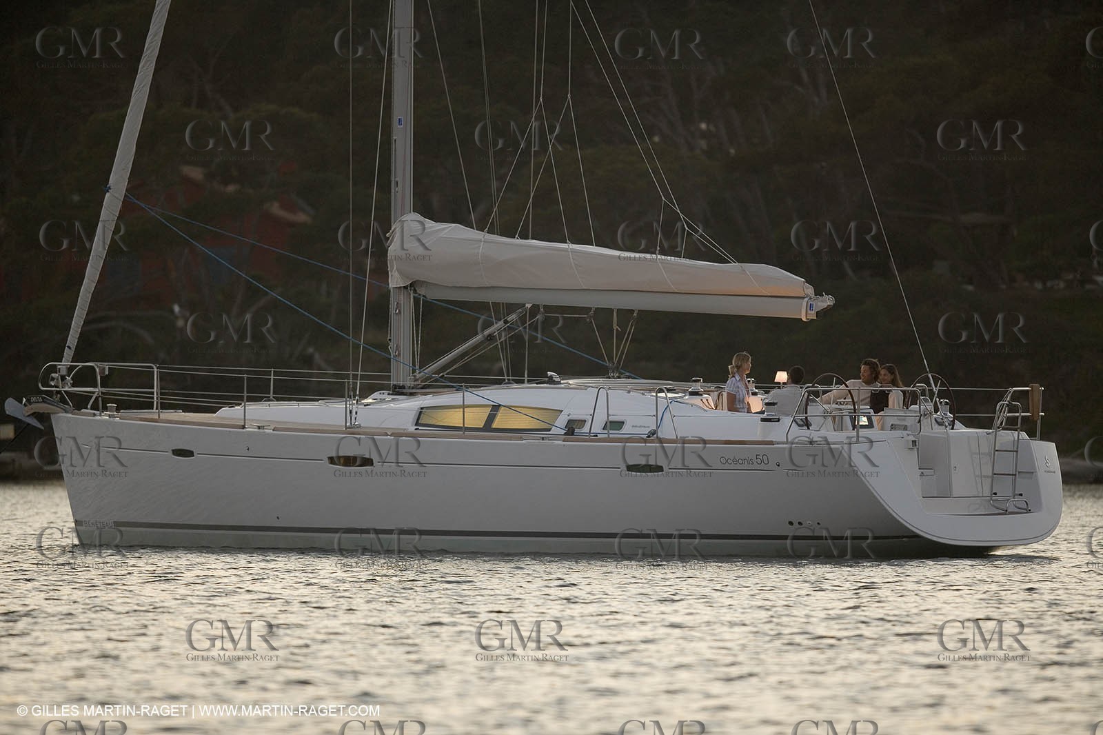 Cruising monohull mooring