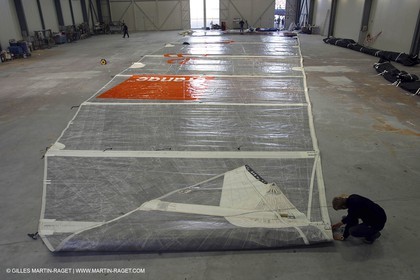 Vannes - Chantier Multiplast - Voiles Orange II