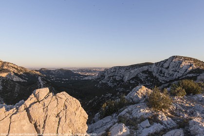 05 03 2015, Marseille (FRA,13), Col de Sormiou, Marseilles as seen from Sormiou pass
