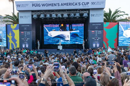 13 10 2024, Barcelona (ESP), Louis Vuitton 37th America's Cup, Final Match, Race Day 2, Puig Women America's Cup Prizegving