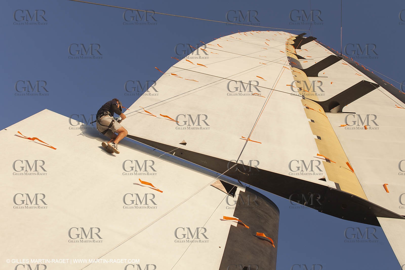 15 11 2009 - San Diego (USA, CA) - 33rd America's Cup - BMW ORACLE Racing - Wing trials, Day 4