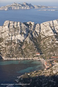 04 04 2009 - Marseille (FRA, 13) - Les Calanques - Marseille as seen from the top of the Baou Rond summit