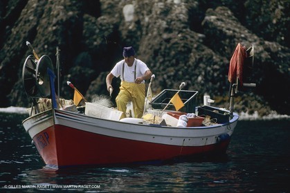 Pêche, barques, pointus, pêcheurs
