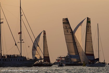 21 11 2010 - Dubai (UAE) - Dubai Louis Vuitton Trophy - Round 2 -  BMW ORACLE Racing