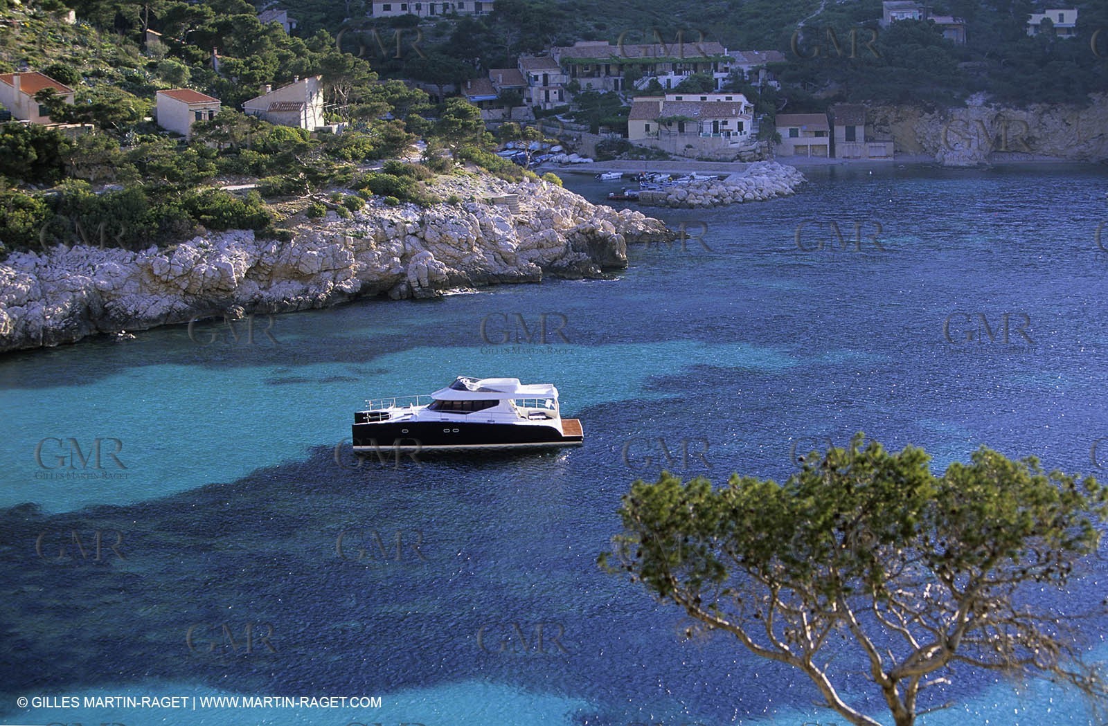 Motor boat mooring