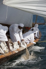 20 11 2010 - Dubai (UAE) - Dubai Louis Vuitton Trophy - Courses de boutres traditionnels pour les équipes engagées