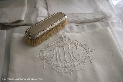 Vallon raget, nice household linen