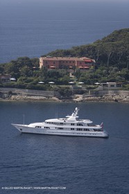 28 07 2007 - St Jean Cap Ferrat - SuperYachts - Motor Yachts - Hampshire