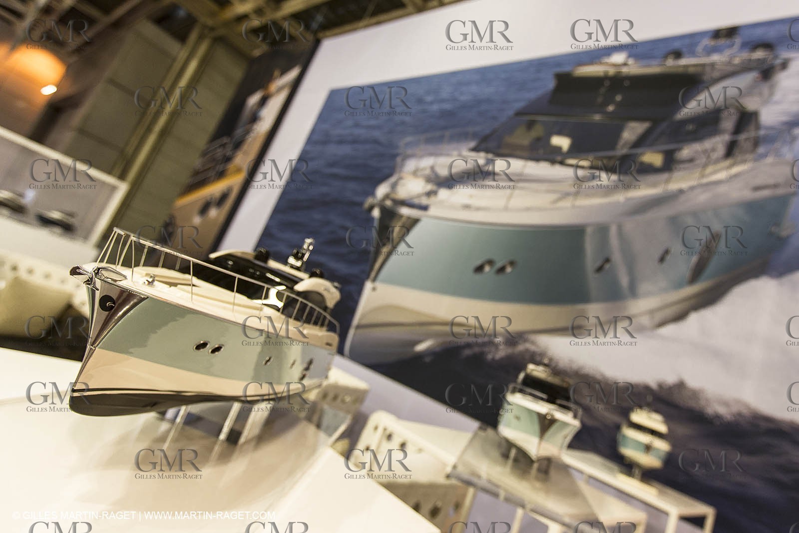 10 12 2013 - Paris (FRA,75) -Paris Boat Show - Beneteau booth