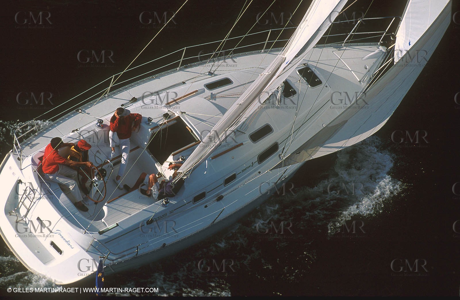 Crusing monohull sailing