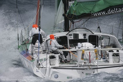 21 06 2007 - Belle Ile en mer (South Britanny, France) - Monocoques IMOCA - Delta Dore (Jeremie Beyou) à l'entraînement