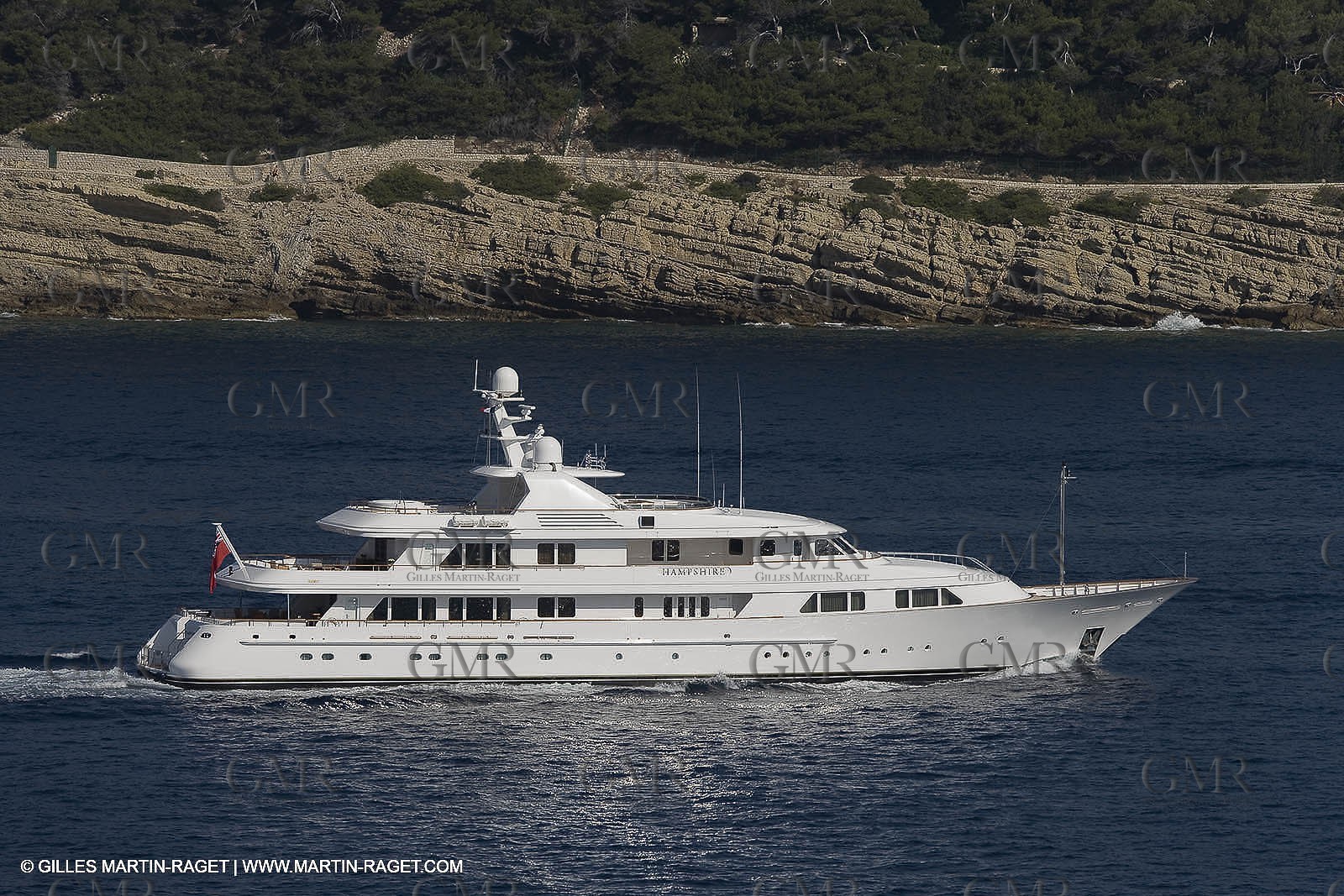 28 07 2007 - St Jean Cap Ferrat - SuperYachts - Motor Yachts - Hampshire
