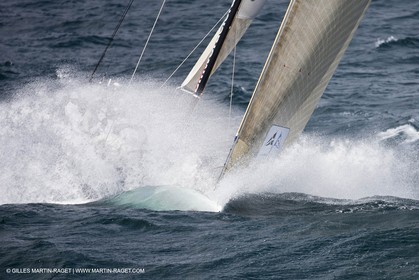 05 08 2010 - Cowes (UK, IOW) - The 1851 Cup -  BMW ORACLE Racing - Round The Island Race - Rounding the Needles