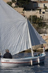 04 03 2007 - Marseilles (FRA) - La Nerthe off L'estaque (Marseille Neighorhood) - Dominique Pons