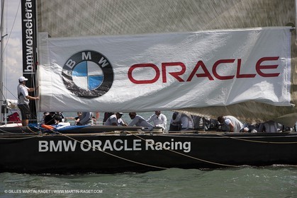 02 08 2010 - Cowes (UK, IOW) - The 1851 Cup -  BMW ORACLE Racing - Training Day.