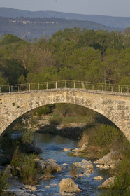 21 04 2018, Bonnieux (FRA,84), Pont Julien et environs