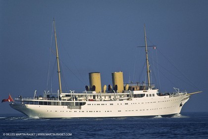 Poawer boats, Classic Motor yachts, Savarona